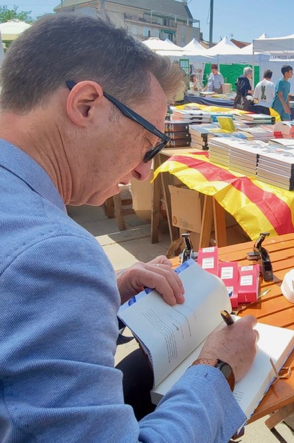 Firma de ejemplares de El Meridiano de los Monegros